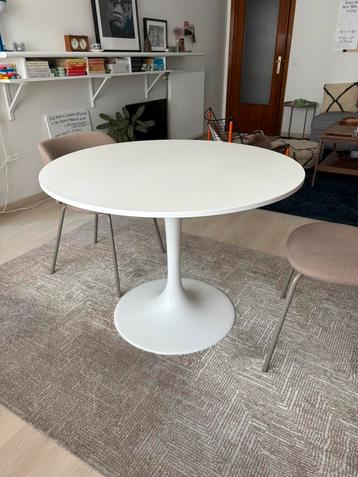Eettafel witte rond IKEA  beschikbaar voor biedingen