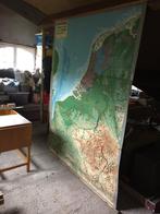 grote vintage reliëfkaart landkaart Benelux, Ophalen