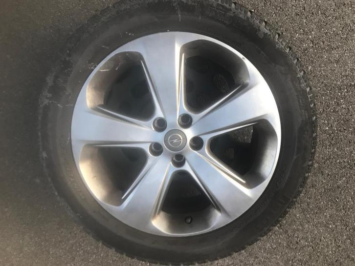 Opel velgen 18" met winterbanden, Auto-onderdelen, Banden en Velgen, Velg(en), Winterbanden, 18 inch, 215 mm, Personenwagen, Gebruikt