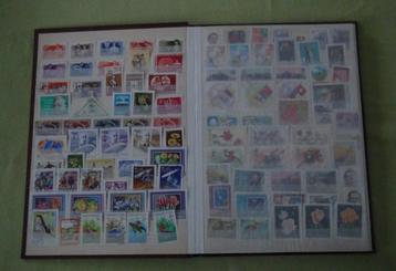 Postzegelalbum A4 (22) veel zegels uit Hongarije beschikbaar voor biedingen