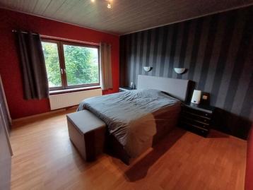 Boxspring te koop. 160x200 beschikbaar voor biedingen