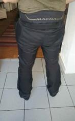 Pantalon moto Macna, Enlèvement