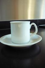 service à moka blanc en porcelaine fine 4 tasses, Maison & Meubles, Tasse(s) et/ou soucoupe(s), Uni, Autres matériaux, Utilisé