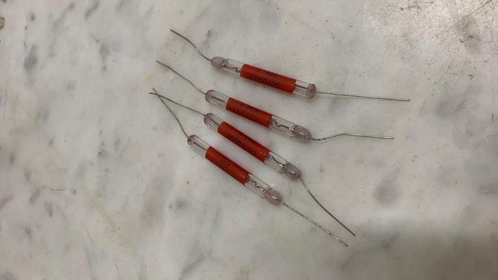 1Gigohm 1gigohm 1giga ohm KVM USSR glasweerstand NOS, Hobby en Vrije tijd, Elektronica-componenten, Zo goed als nieuw, Ophalen of Verzenden