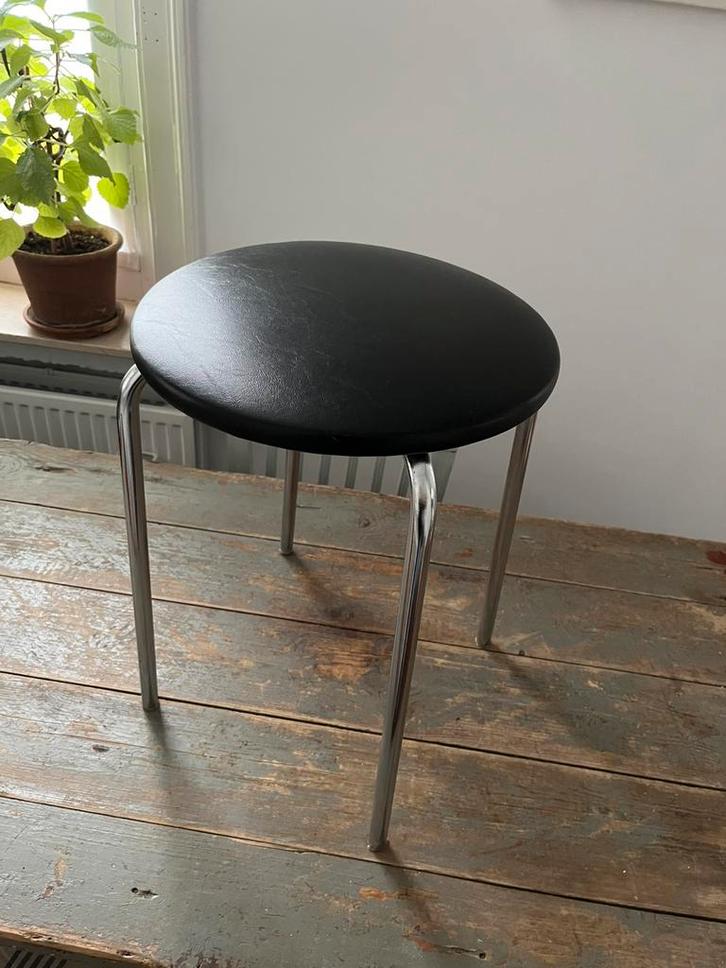 VINTAGE KRUK KRUKJE CHROOM ZIT ZGSTAAT!, Huis en Inrichting, Stoelen, Zo goed als nieuw, Eén, Metaal, Zwart, Ophalen of Verzenden