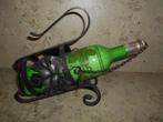 Vintage smeedijzer wijnfles-houder + fles, Antiek en Kunst, Ophalen of Verzenden