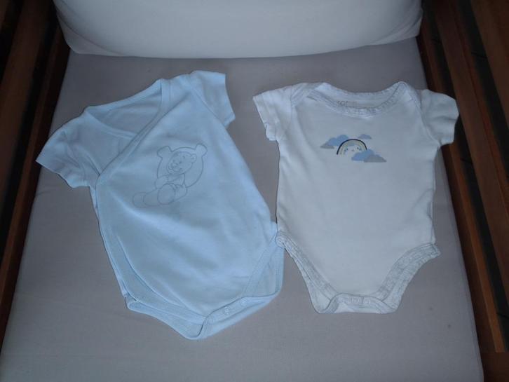 1 set van 2 rompers maat 62, Kinderen en Baby's, Babykleding | Maat 62, Zo goed als nieuw, Jongetje, Nacht- of Onderkleding, Ophalen of Verzenden