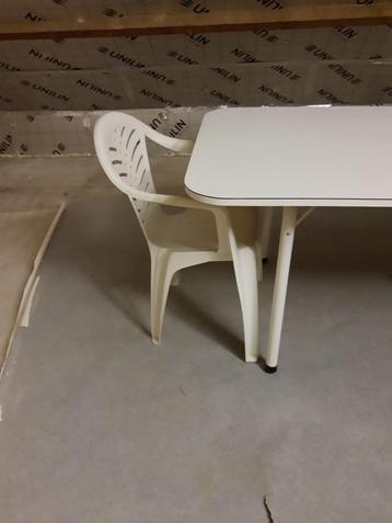 tuinstoelen beschikbaar voor biedingen