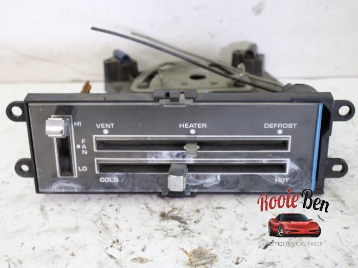 Kachel Bedieningspaneel van een Chevrolet Monte Carlo, Auto-onderdelen, Dashboard en Schakelaars, Chevrolet, Gebruikt, 3 maanden garantie