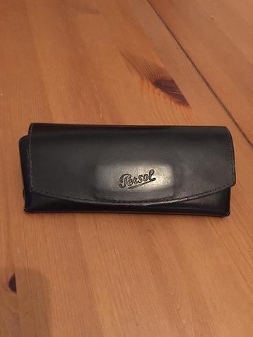 Persol zonnebrillenetui - leer  beschikbaar voor biedingen