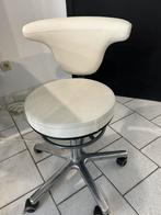 Kruk hydraulisch met rugleuning en wielen wite klur., Huis en Inrichting, Ophalen
