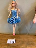 Ken en barbiekleding 3€ voor de pop en 5€ voor de kleding, Ophalen of Verzenden, Gebruikt, Barbie