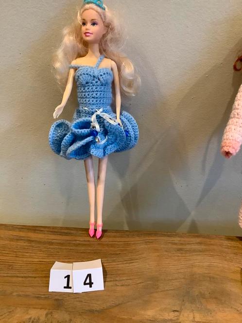 Ken en barbiekleding 3€ voor de pop en 5€ voor de kleding, Kinderen en Baby's, Speelgoed | Poppen, Gebruikt, Barbie, Ophalen of Verzenden