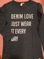 T SHIRT taille 128, couleur bleu jeans, Kinderen en Baby's, Kinderkleding | Maat 128, Ophalen, Zo goed als nieuw