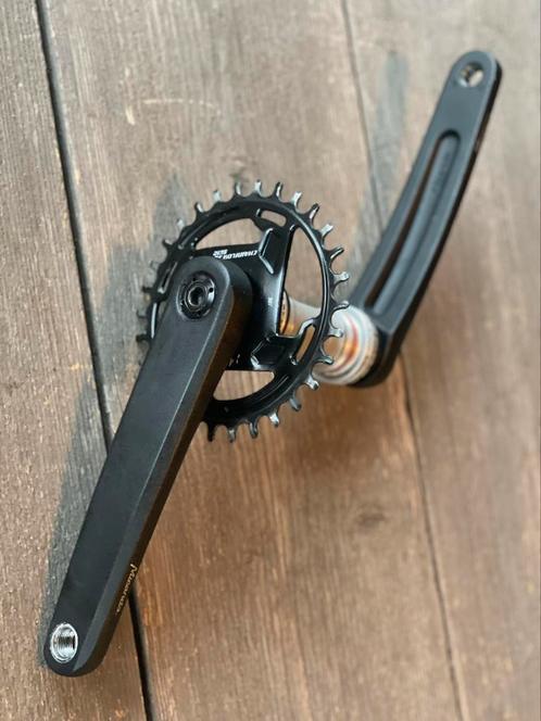 Miranda crankset met race-face trapas en 30t tandwiel, Fietsen en Brommers, Fietsonderdelen, Zo goed als nieuw, Ophalen of Verzenden