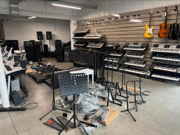 uitverkoop wij stopen met onze winkel beschikbaar voor biedingen