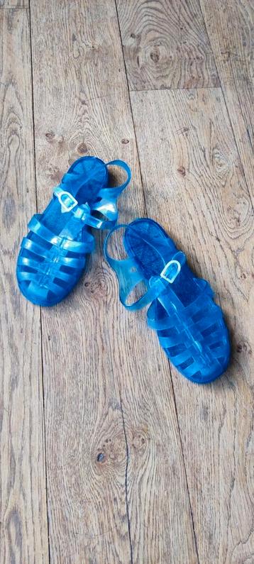 Watersandalen 35/36 beschikbaar voor biedingen