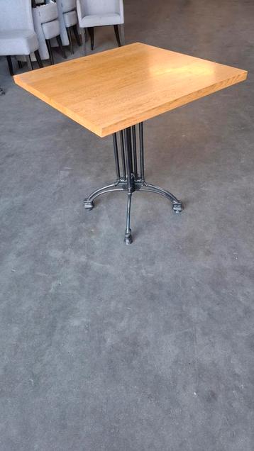 42 bistro horeca EIKEN tafels 70x70 cm zwart onderstel cafe beschikbaar voor biedingen