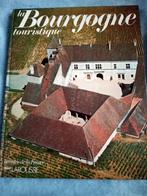 Livre la Bourgogne touristique., Livres, Guides touristiques, Enlèvement