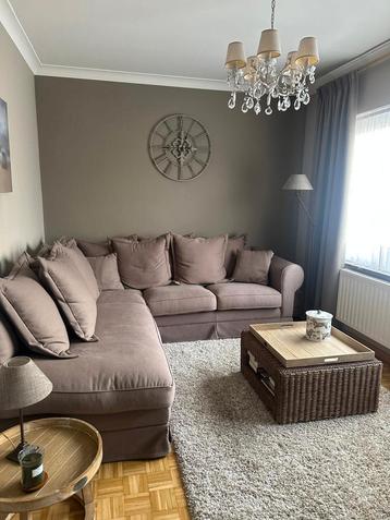 Mooie lounge salon kleur taupe. In zeer goede staat beschikbaar voor biedingen