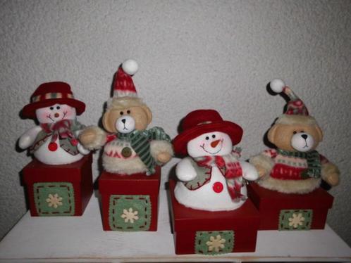 kerstdozen met vilten sneeuwman of beer, Diversen, Kerst, Ophalen of Verzenden