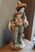 Porselein beeld de zwerver, Huis en Inrichting, Woonaccessoires | Zuilen en Pilaren, Ophalen