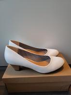 Witte hakjes maat 39, Schoenen met lage hakken, Wit, Ophalen of Verzenden, Trend One