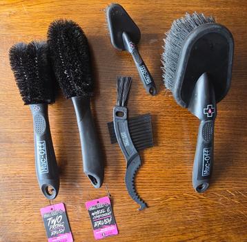 Muc-off Premium Borstel Kit + GRATIS kettingolie beschikbaar voor biedingen