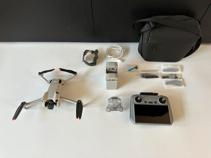 DJI MINI 4 PRO Smart contr- FLY MORE - CARE- occasion, Audio, Tv en Foto, Drones, Zo goed als nieuw, Drone met camera, Ophalen of Verzenden