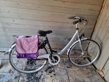 Fiets damesfiets  beschikbaar voor biedingen