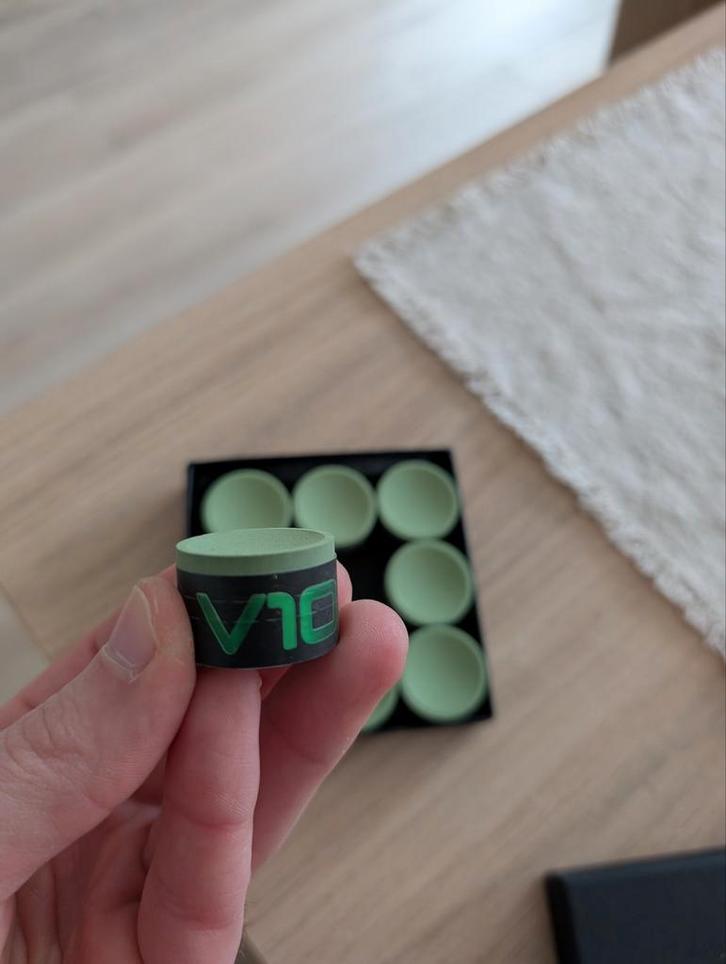Taom V10 krijt (snooker), Sport en Fitness, Biljarten en Poolen, Ophalen of Verzenden