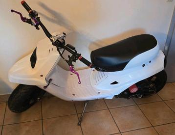 100 cc moto booster oud model uniek te koop  beschikbaar voor biedingen
