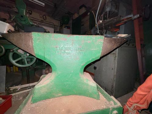Aambeeld 150-200kg, Antiek en Kunst, Antiek | Gereedschap en Instrumenten, Ophalen