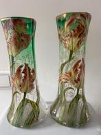 Ancienne paire de vases émaillés fleurs Iris, Antiquités & Art, Enlèvement