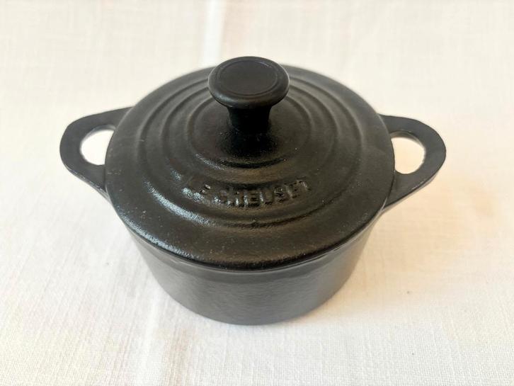 Le Creuset - Mini Stoofpan in Gietijzer, Huis en Inrichting, Keuken | Potten en Pannen, Nieuw, Koekenpan of Braadpan, Gietijzer