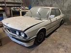 2X BMW E28 + extra 2.8 motor, Auto's, 4 deurs, Wit, Grijs, Particulier