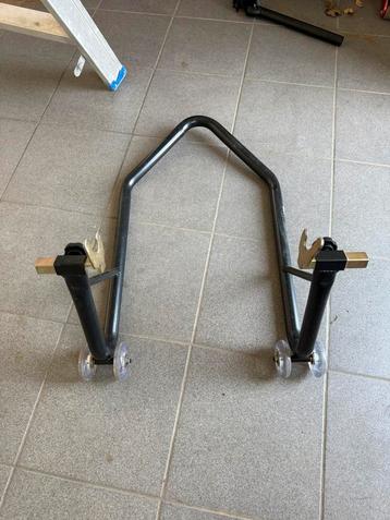 Paddockstand moto, Motoren, Ophalen