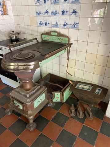 leuvense stoof met accesoires beschikbaar voor biedingen