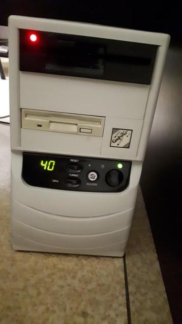 Werkende vintage Windows 3.11 computer beschikbaar voor biedingen