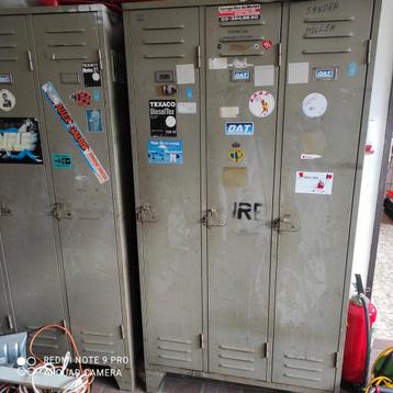 2 oude lockerkasten beschikbaar voor biedingen