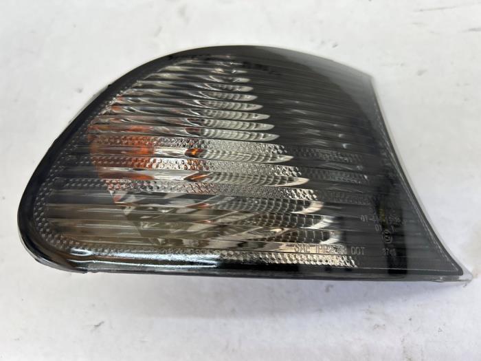 Richtingaanwijzer rechts van een BMW 3-Serie, Auto-onderdelen, Verlichting, BMW, Gebruikt, 3 maanden garantie