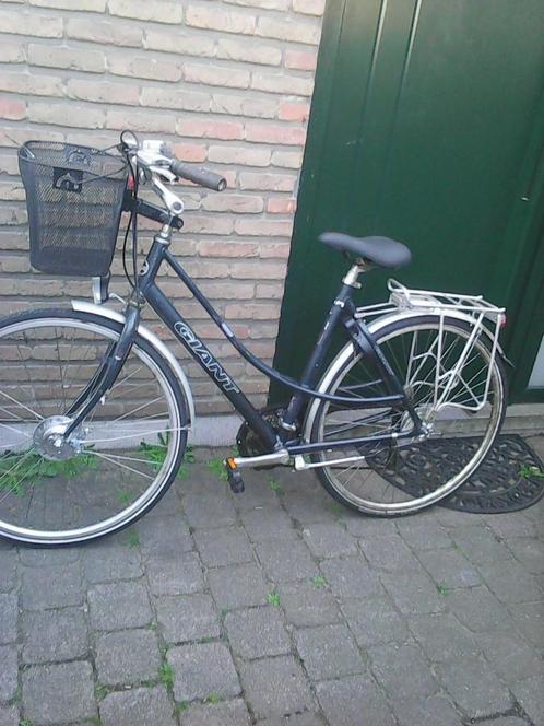 damesfiets giant 28 inch aluminium, Fietsen en Brommers, Fietsen | Dames | Sportfietsen en Toerfietsen, Zo goed als nieuw, Giant