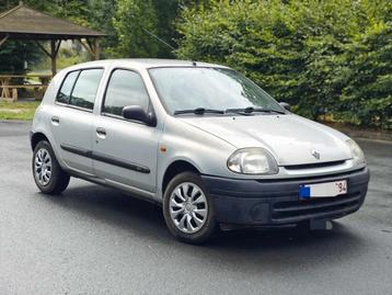Clio prête a immatriculé diesel 1900d, Autos, Achat, Boîte manuelle, Diesel, Particulier