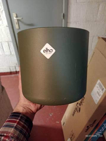 ELHO plastic plantenpothoes met een diameter van 18 cm beschikbaar voor biedingen