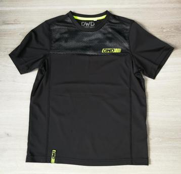 T-shirt C&A,maat 134 beschikbaar voor biedingen