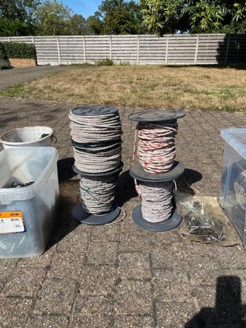 schrikdraad + ringisolatoren beschikbaar voor biedingen