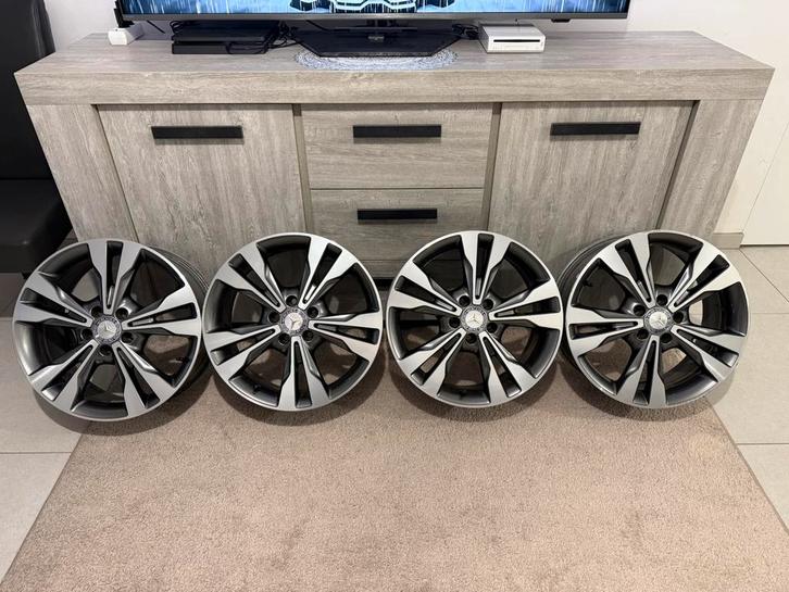 Jantes d'origine Mercedes Classe V W447 de 18 pouces, Autos : Pièces & Accessoires, Pneus & Jantes, Jante(s), 18 pouces, Utilisé