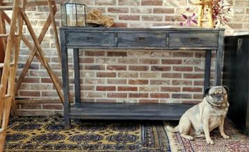 Sidetable | Stoer sober brocante beschikbaar voor biedingen