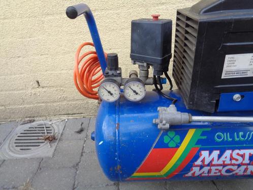 compressor met darm en pistool, Doe-het-zelf en Bouw, Compressors, Gebruikt, 6 tot 10 bar, Minder dan 25 liter, Mobiel, Olievrij