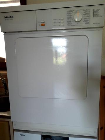 Sèche-linge MIELE A+++ en parfait état, Évacuation d'air, 4 à 6 kg, Comme neuf, Chargeur frontal